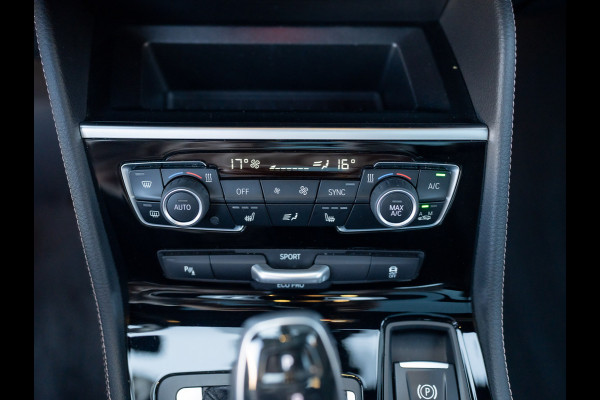 BMW 2 Serie Active Tourer 218i Business Edition Plus | Panodak | Head Up | Trekhaak | Camera | Prijs Rijklaar!!