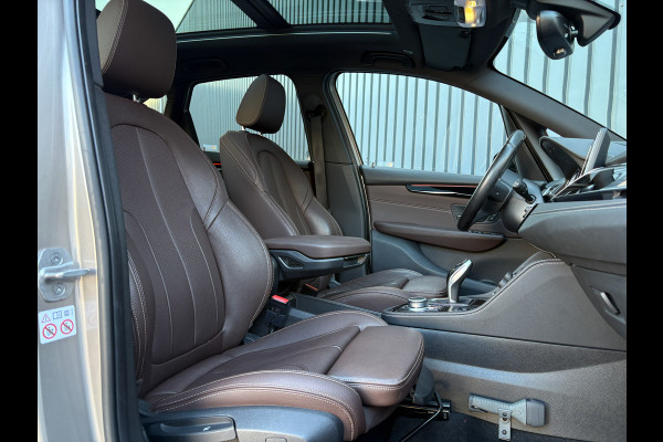 BMW 2 Serie Active Tourer 218i Business Edition Plus | Panodak | Head Up | Trekhaak | Camera | Prijs Rijklaar!!