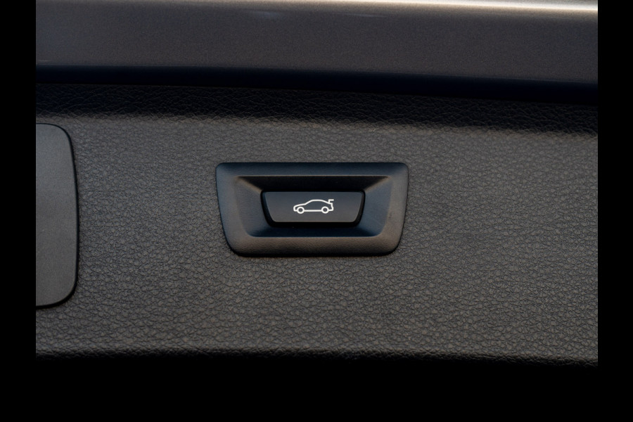 BMW 2 Serie Active Tourer 218i Business Edition Plus | Panodak | Head Up | Trekhaak | Camera | Prijs Rijklaar!!