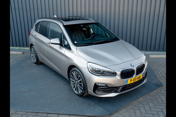 BMW 2 Serie Active Tourer 218i Business Edition Plus | Panodak | Head Up | Trekhaak | Camera | Prijs Rijklaar!!