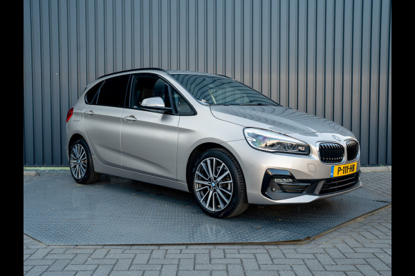 BMW 2 Serie Active Tourer 218i Business Edition Plus | Panodak | Head Up | Trekhaak | Camera | Prijs Rijklaar!!