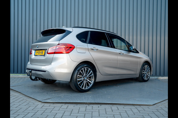 BMW 2 Serie Active Tourer 218i Business Edition Plus | Panodak | Head Up | Trekhaak | Camera | Prijs Rijklaar!!