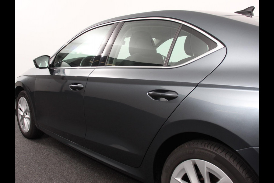 Škoda Octavia 1.0 e-TSI 110pk DSG Style Navigatie Apple Carplay/Android Auto Adaptive Cruise Control Camera Stoelverwarming