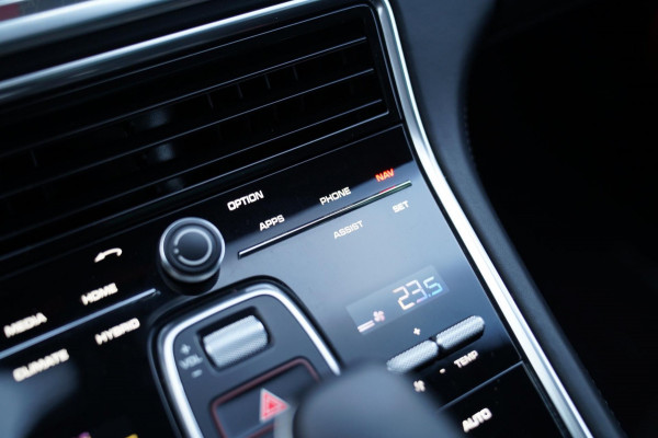 Porsche Panamera Sport Turismo 2.9 4 E-Hybrid | Sport Chrono | 21 inch | Panorama | Sport uitlaat | Luchtvering | Spoiler | LED |