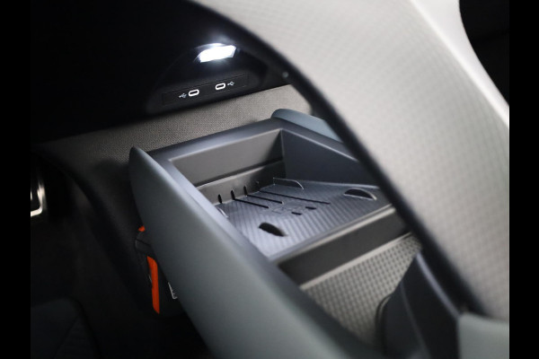 CUPRA Tavascan VZ Extreme 82 kWh 340PK 4x4 | Matte lak | Sennheiser | Panoramadak | 21 inch | Head-Up Display | Lederen bekleding met stoelverwarming & ventilatie | Bucket Seats |