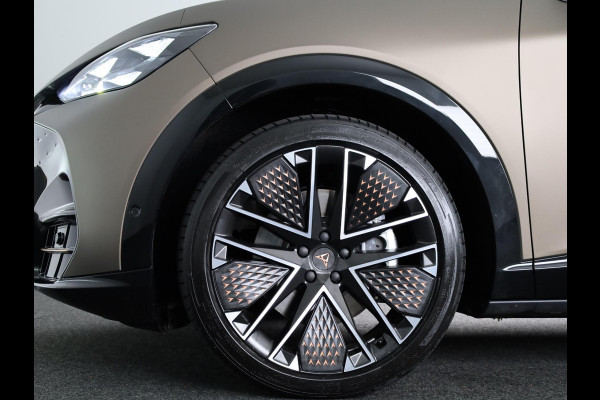 CUPRA Tavascan VZ Extreme 82 kWh 340PK 4x4 | Matte lak | Sennheiser | Panoramadak | 21 inch | Head-Up Display | Lederen bekleding met stoelverwarming & ventilatie | Bucket Seats |