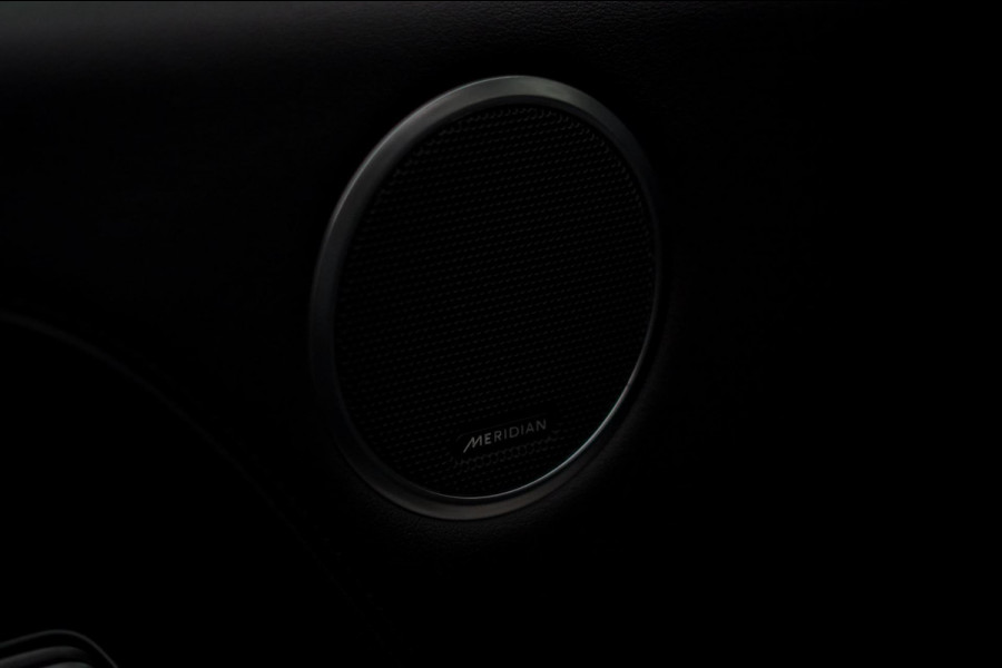 Land Rover Range Rover P400e / Pano / Stoelklima / Carpathian Grey / Carplay