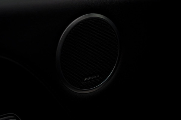 Land Rover Range Rover P400e / Pano / Stoelklima / Carpathian Grey / Carplay