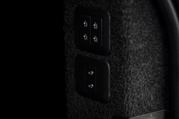 Land Rover Range Rover P400e / Pano / Stoelklima / Carpathian Grey / Carplay