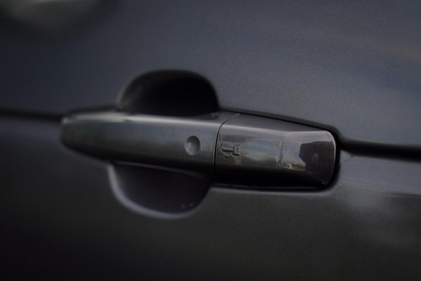 Land Rover Range Rover P400e / Pano / Stoelklima / Carpathian Grey / Carplay