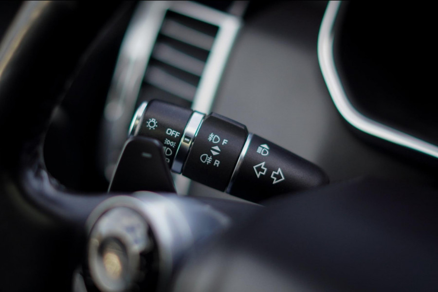 Land Rover Range Rover P400e / Pano / Stoelklima / Carpathian Grey / Carplay