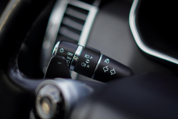 Land Rover Range Rover P400e / Pano / Stoelklima / Carpathian Grey / Carplay