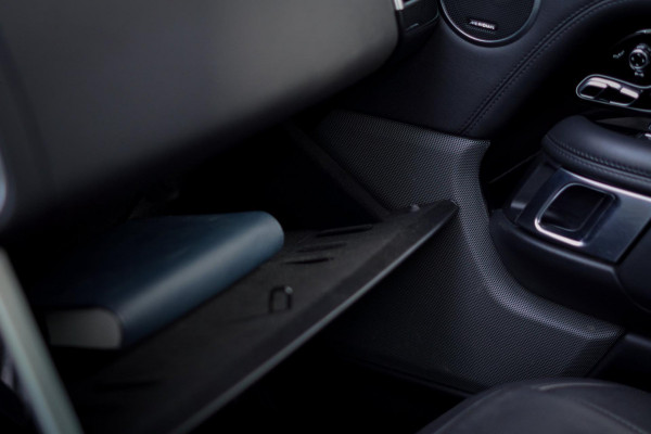 Land Rover Range Rover P400e / Pano / Stoelklima / Carpathian Grey / Carplay