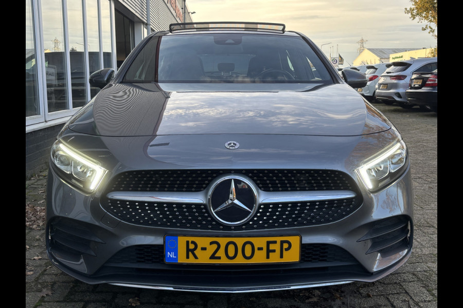 Mercedes-Benz A-Klasse 180 Premium Plus | AMG Styling | Pano | Sfeerverlichting | Stoelverwarming