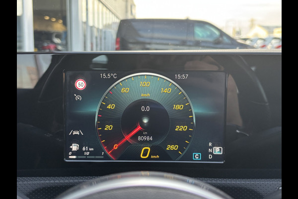 Mercedes-Benz A-Klasse 180 Premium Plus | AMG Styling | Pano | Sfeerverlichting | Stoelverwarming