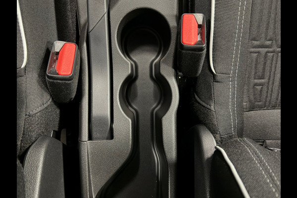 Fiat 600 1.2 HYBRID URBAN AUT. APPLE CARPLAY PARKEERSENSOREN CRUISE CONTROL AIRCO VERWARMDE VOORRUIT