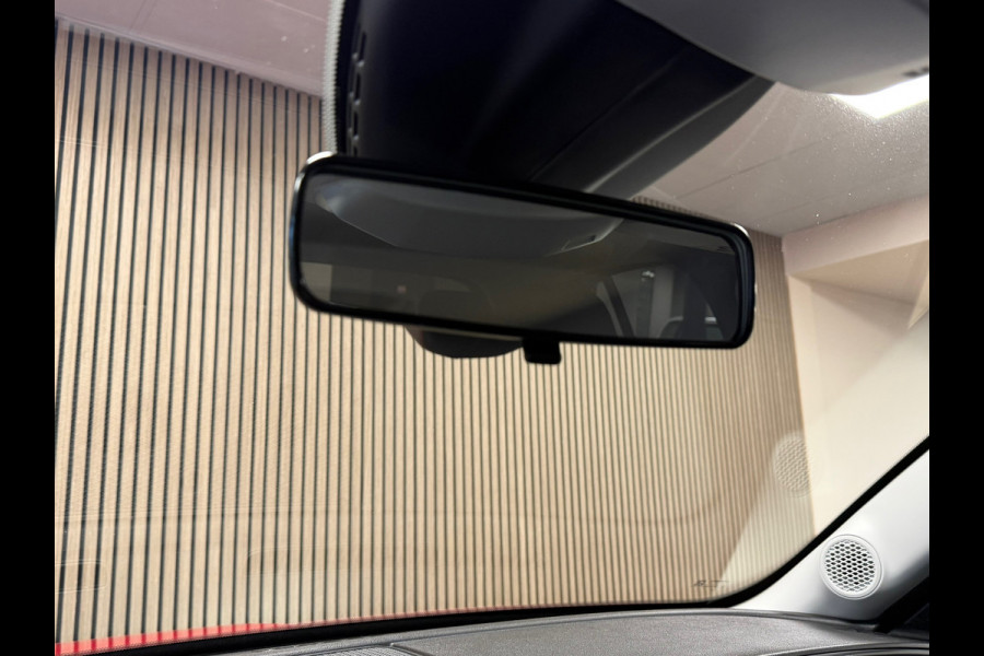 Fiat 600 1.2 HYBRID URBAN AUT. APPLE CARPLAY PARKEERSENSOREN CRUISE CONTROL AIRCO VERWARMDE VOORRUIT