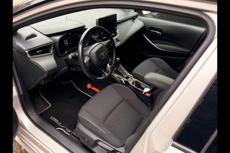 Toyota Corolla Touring Sports 1.8 Hybrid Business Intro 122pk Afneembare Trekhaak | Adaptieve Cruise | Elektrische Achterklep | Stoelverwarming | Dealer onderhouden