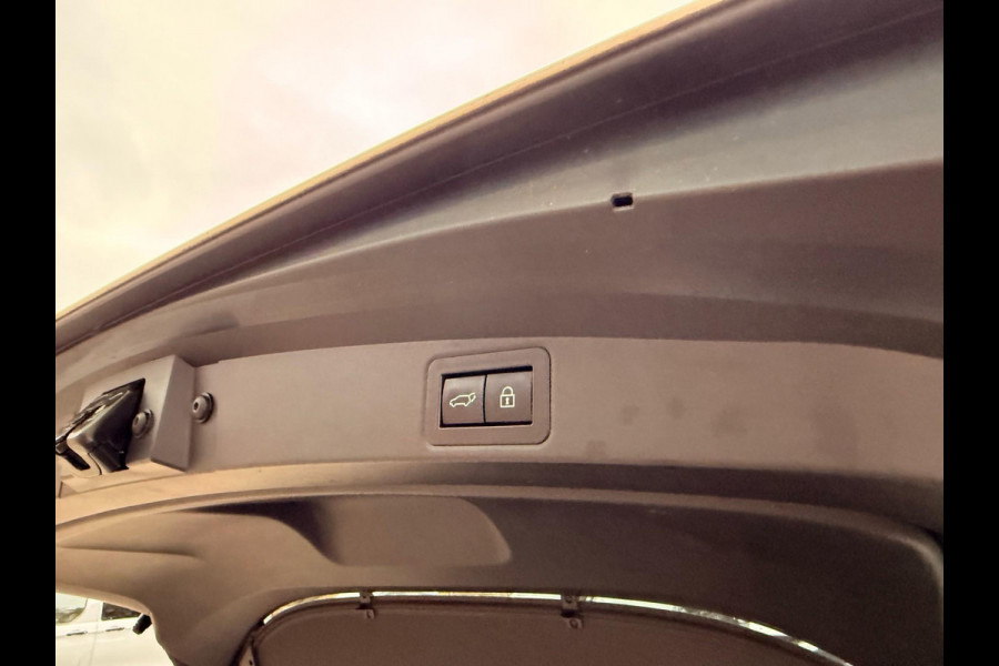 Toyota Corolla Touring Sports 1.8 Hybrid Business Intro 122pk Afneembare Trekhaak | Adaptieve Cruise | Elektrische Achterklep | Stoelverwarming | Dealer onderhouden