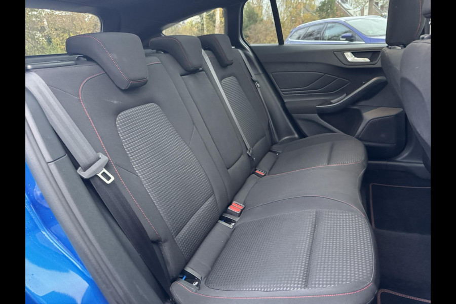 Ford FOCUS Wagon 1.0 EcoBoost Hybrid ST Line X 155pk | Trekhaak afneembaar | Panoramadak | Bang&Olufsen | Adaptive cruise control | Winter Pack | All season banden | Camera