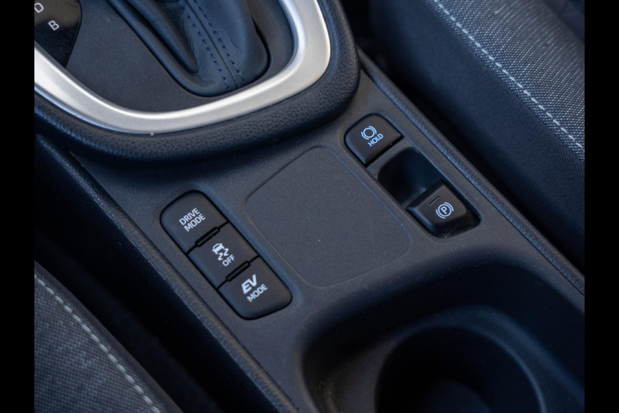 Toyota Yaris 1.5 Hybrid Active / Camera / Carplay / Active Cruise / NL-Auto