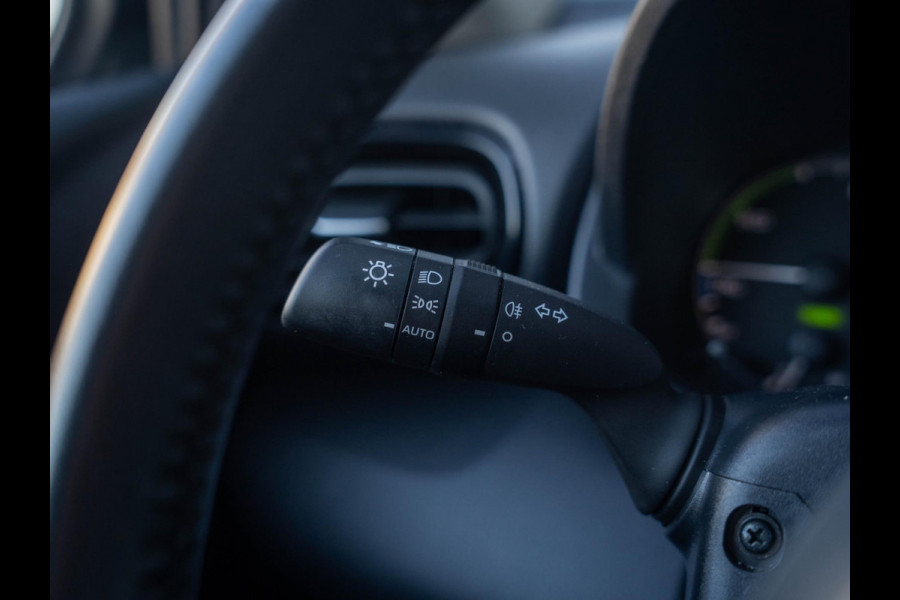 Toyota Yaris 1.5 Hybrid Active / Camera / Carplay / Active Cruise / NL-Auto