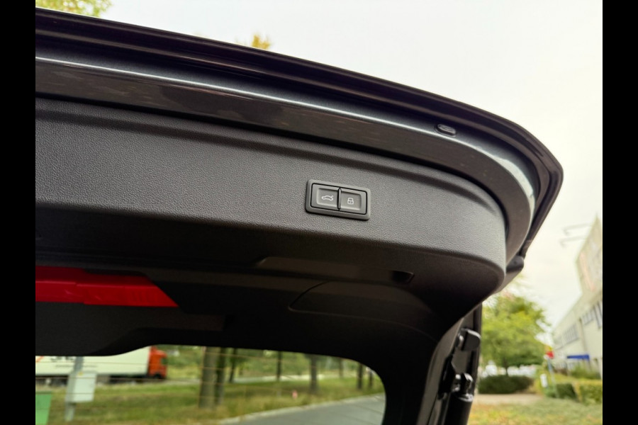 Audi A3 Sportback 45Tfsi e 3xS-line 272 pk 19 inch Competition vol leer matrix panorama dak