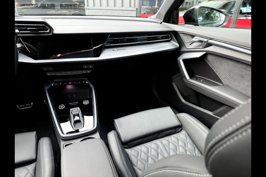 Audi A3 Sportback 45Tfsi e 3xS-line 272 pk 19 inch Competition vol leer matrix panorama dak