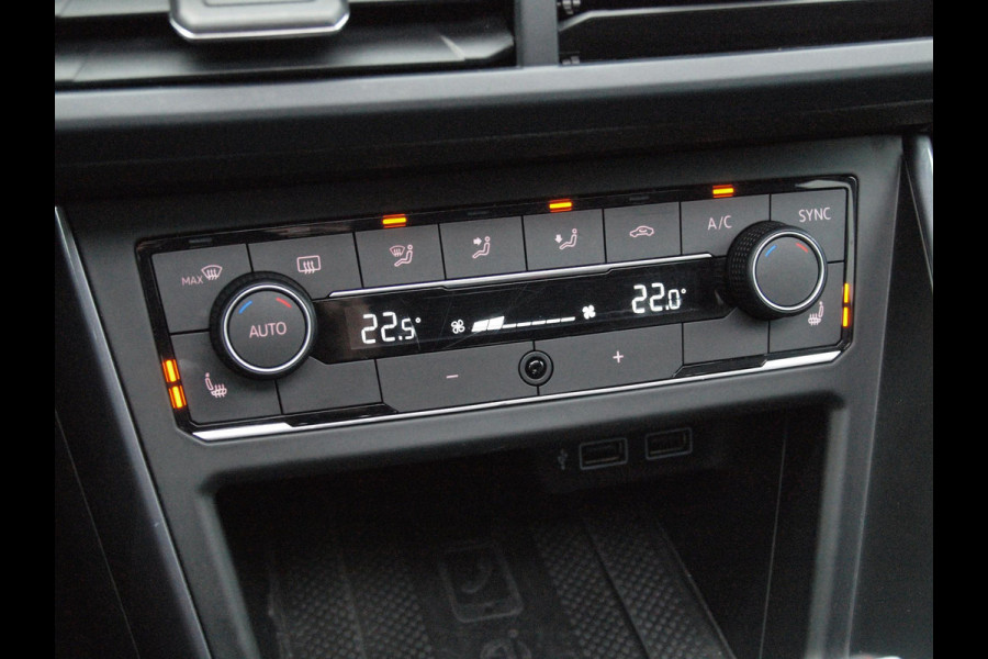 Volkswagen Polo 1.0 TSI Highline Business R | Dubbele R-Line | Panoramadak | Camera | Apple Carplay | Led Koplampen | Automaat |