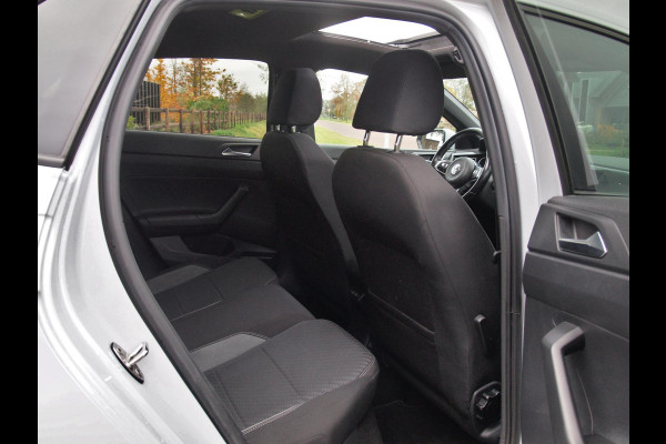 Volkswagen Polo 1.0 TSI Highline Business R | Dubbele R-Line | Panoramadak | Camera | Apple Carplay | Led Koplampen | Automaat |