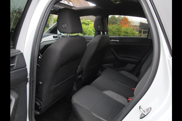 Volkswagen Polo 1.0 TSI Highline Business R | Dubbele R-Line | Panoramadak | Camera | Apple Carplay | Led Koplampen | Automaat |