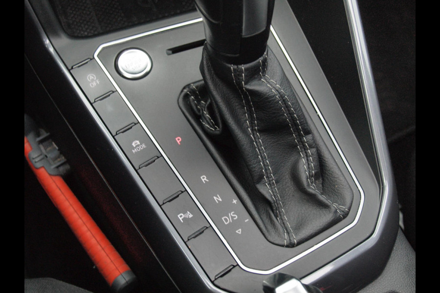 Volkswagen Polo 1.0 TSI Highline Business R | Dubbele R-Line | Panoramadak | Camera | Apple Carplay | Led Koplampen | Automaat |