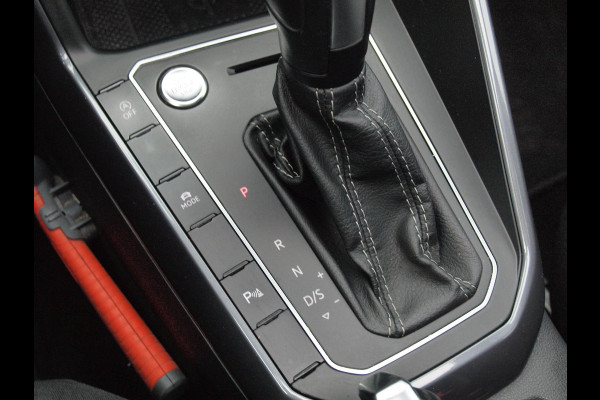 Volkswagen Polo 1.0 TSI Highline Business R | Dubbele R-Line | Panoramadak | Camera | Apple Carplay | Led Koplampen | Automaat |