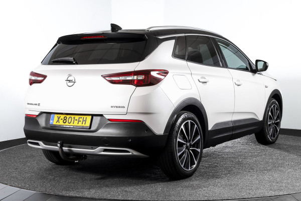 Opel Grandland X 1.6 Turbo Hybrid Ultimate - Automaat | Adapt. Cruise | Stoel-+Voorruitverw. | Stoelventilatie | PDC | 360 Camera | NAV + App. Connect | ECC | Elek. Klep | Trekhaak| LM 19" |