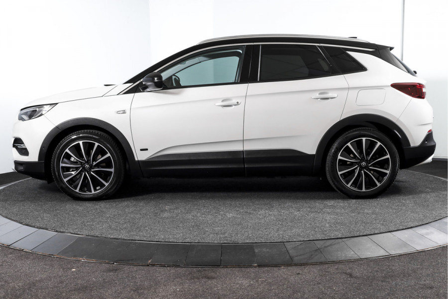 Opel Grandland X 1.6 Turbo Hybrid Ultimate - Automaat | Adapt. Cruise | Stoel-+Voorruitverw. | Stoelventilatie | PDC | 360 Camera | NAV + App. Connect | ECC | Elek. Klep | Trekhaak| LM 19" |