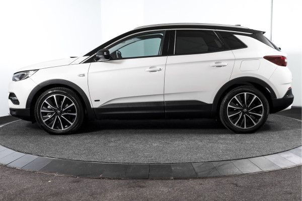 Opel Grandland X 1.6 Turbo Hybrid Ultimate - Automaat | Adapt. Cruise | Stoel-+Voorruitverw. | Stoelventilatie | PDC | 360 Camera | NAV + App. Connect | ECC | Elek. Klep | Trekhaak| LM 19" |