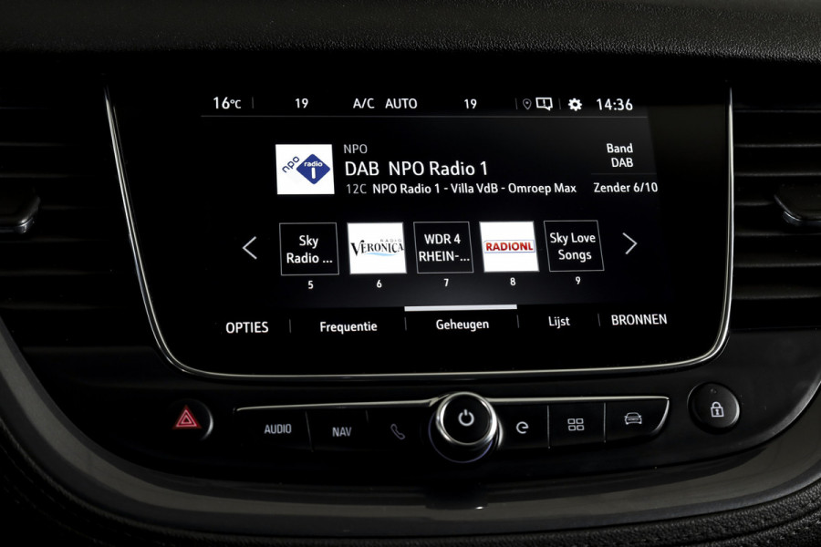 Opel Grandland X 1.6 Turbo Hybrid Ultimate - Automaat | Adapt. Cruise | Stoel-+Voorruitverw. | Stoelventilatie | PDC | 360 Camera | NAV + App. Connect | ECC | Elek. Klep | Trekhaak| LM 19" |