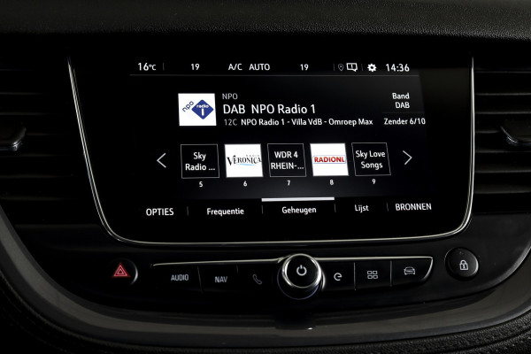 Opel Grandland X 1.6 Turbo Hybrid Ultimate - Automaat | Adapt. Cruise | Stoel-+Voorruitverw. | Stoelventilatie | PDC | 360 Camera | NAV + App. Connect | ECC | Elek. Klep | Trekhaak| LM 19" |