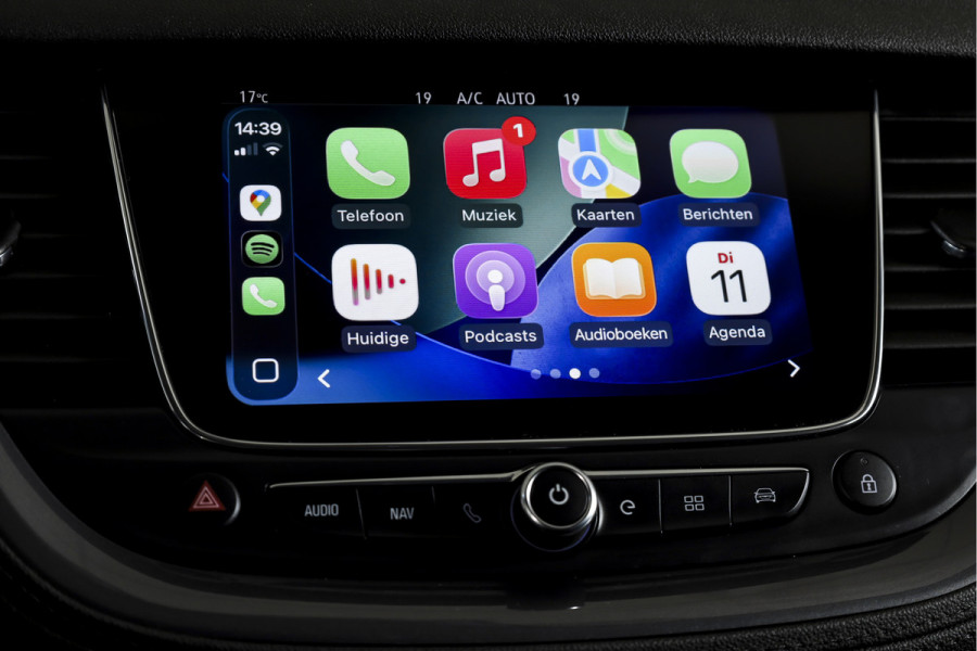 Opel Grandland X 1.6 Turbo Hybrid Ultimate - Automaat | Adapt. Cruise | Stoel-+Voorruitverw. | Stoelventilatie | PDC | 360 Camera | NAV + App. Connect | ECC | Elek. Klep | Trekhaak| LM 19" |