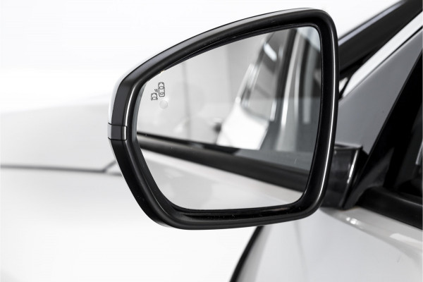 Opel Grandland X 1.6 Turbo Hybrid Ultimate - Automaat | Adapt. Cruise | Stoel-+Voorruitverw. | Stoelventilatie | PDC | 360 Camera | NAV + App. Connect | ECC | Elek. Klep | Trekhaak| LM 19" |