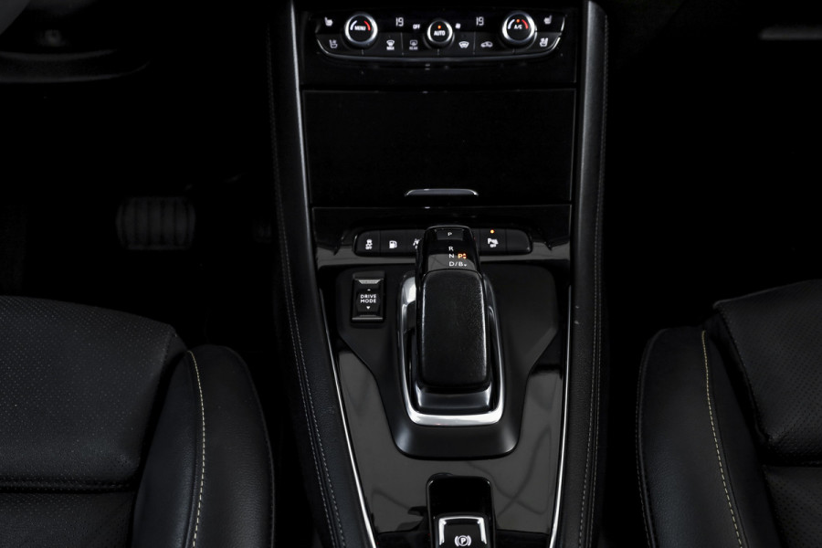 Opel Grandland X 1.6 Turbo Hybrid Ultimate - Automaat | Adapt. Cruise | Stoel-+Voorruitverw. | Stoelventilatie | PDC | 360 Camera | NAV + App. Connect | ECC | Elek. Klep | Trekhaak| LM 19" |
