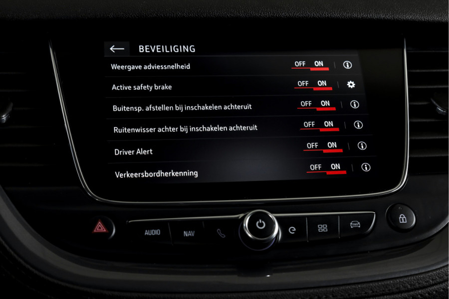 Opel Grandland X 1.6 Turbo Hybrid Ultimate - Automaat | Adapt. Cruise | Stoel-+Voorruitverw. | Stoelventilatie | PDC | 360 Camera | NAV + App. Connect | ECC | Elek. Klep | Trekhaak| LM 19" |