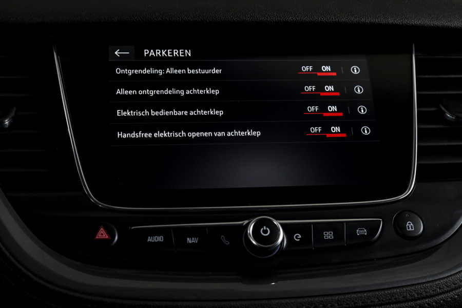 Opel Grandland X 1.6 Turbo Hybrid Ultimate - Automaat | Adapt. Cruise | Stoel-+Voorruitverw. | Stoelventilatie | PDC | 360 Camera | NAV + App. Connect | ECC | Elek. Klep | Trekhaak| LM 19" |