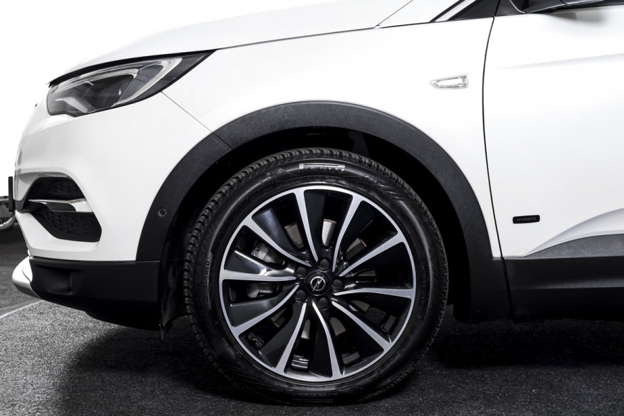 Opel Grandland X 1.6 Turbo Hybrid Ultimate - Automaat | Adapt. Cruise | Stoel-+Voorruitverw. | Stoelventilatie | PDC | 360 Camera | NAV + App. Connect | ECC | Elek. Klep | Trekhaak| LM 19" |