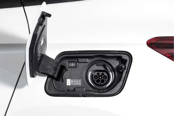 Opel Grandland X 1.6 Turbo Hybrid Ultimate - Automaat | Adapt. Cruise | Stoel-+Voorruitverw. | Stoelventilatie | PDC | 360 Camera | NAV + App. Connect | ECC | Elek. Klep | Trekhaak| LM 19" |