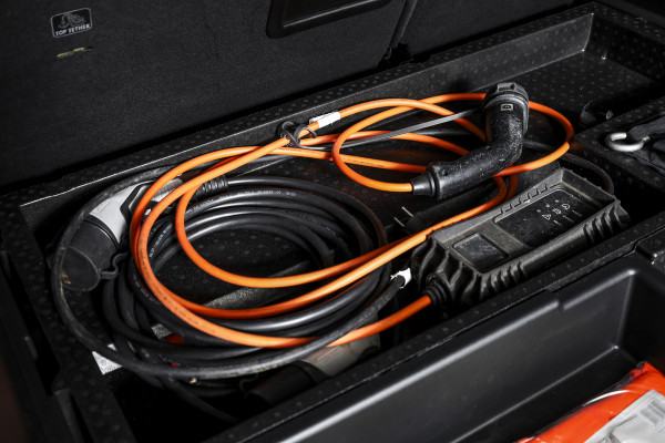 Opel Grandland X 1.6 Turbo Hybrid Ultimate - Automaat | Adapt. Cruise | Stoel-+Voorruitverw. | Stoelventilatie | PDC | 360 Camera | NAV + App. Connect | ECC | Elek. Klep | Trekhaak| LM 19" |