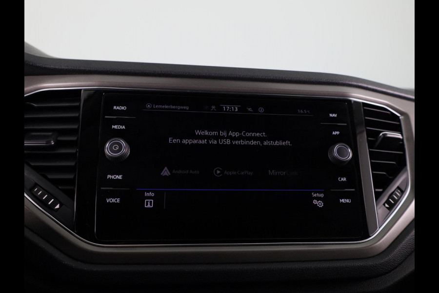 Volkswagen T-Roc 1.0 TSI Style 110 pk | Navigatie | Parkeersensoren | Achteruitrijcamera | Autom. airco | Adaptieve crusie control | Apple Carplay/Android Auto |