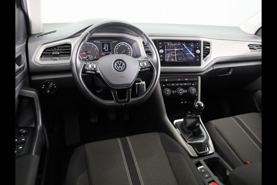 Volkswagen T-Roc 1.0 TSI Style 110 pk | Navigatie | Parkeersensoren | Achteruitrijcamera | Autom. airco | Adaptieve crusie control | Apple Carplay/Android Auto |