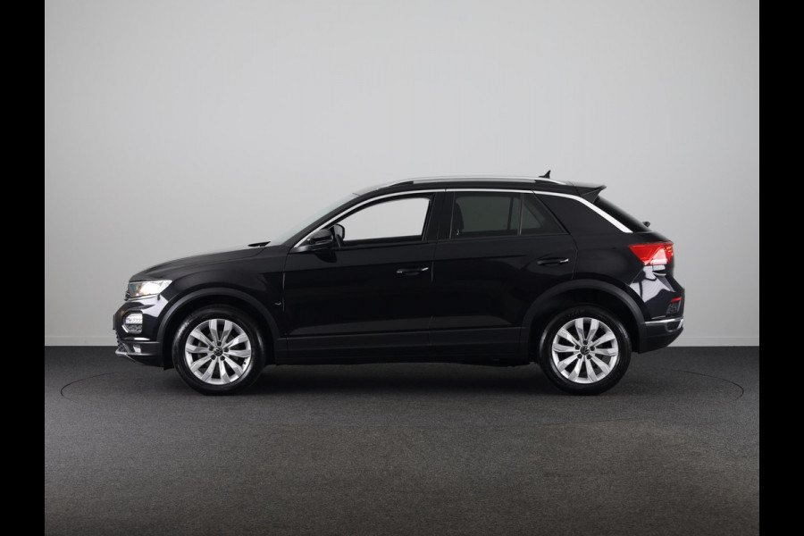 Volkswagen T-Roc 1.0 TSI Style 110 pk | Navigatie | Parkeersensoren | Achteruitrijcamera | Autom. airco | Adaptieve crusie control | Apple Carplay/Android Auto |