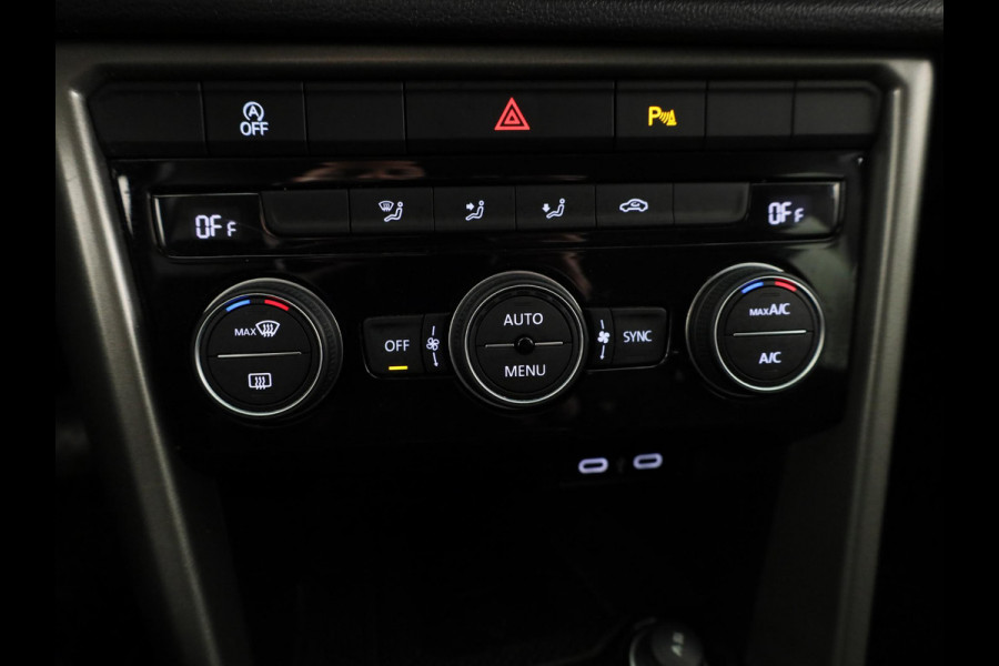 Volkswagen T-Roc 1.0 TSI Style 110 pk | Navigatie | Parkeersensoren | Achteruitrijcamera | Autom. airco | Adaptieve crusie control | Apple Carplay/Android Auto |